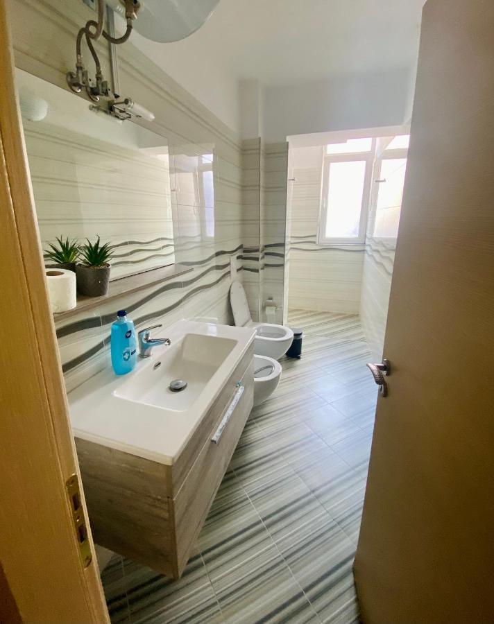 Ultra Apartments 'New Baazar 2' Tirana Buitenkant foto