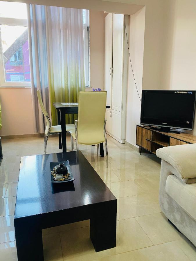 Ultra Apartments 'New Baazar 2' Tirana Buitenkant foto
