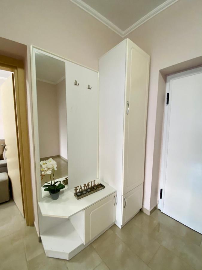Ultra Apartments 'New Baazar 2' Tirana Buitenkant foto