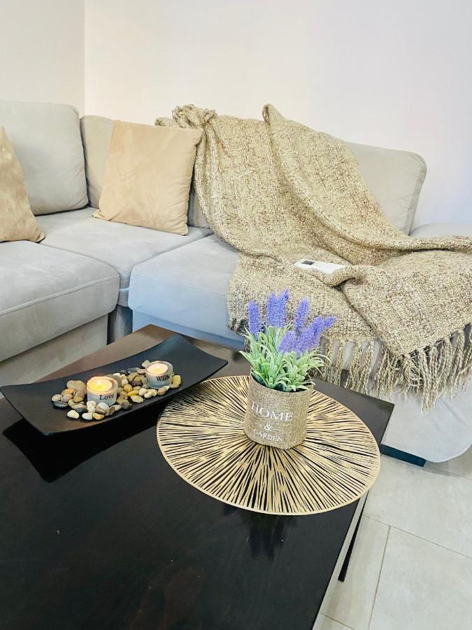 Ultra Apartments 'New Baazar 2' Tirana Buitenkant foto